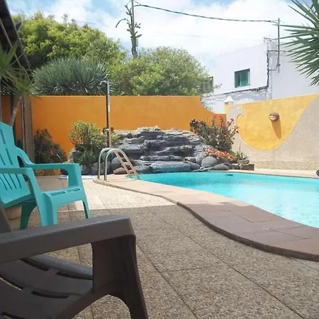 Sleeps 8 Pool Wifi * Tahiche