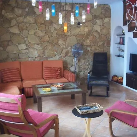 Sleeps 8 Pool Wifi Tahiche