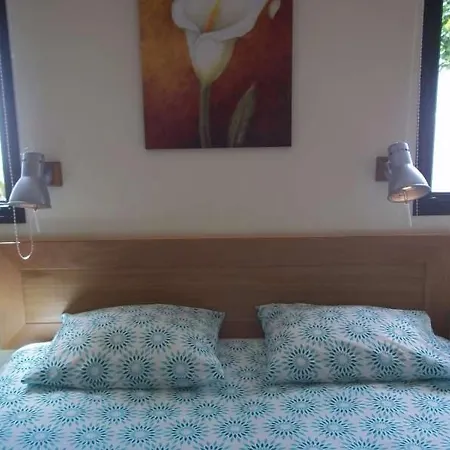 Villa Sleeps 8 Pool Wifi *