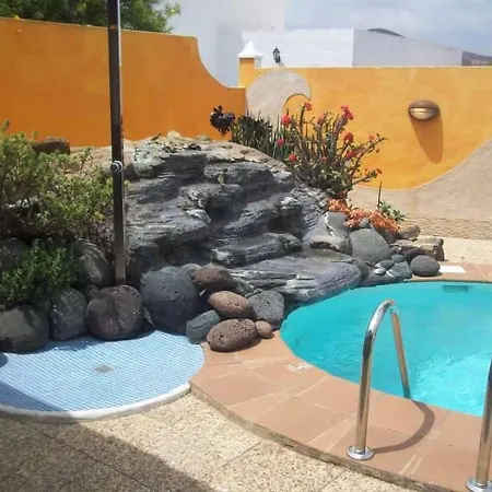 Sleeps 8 Pool Wifi Villa