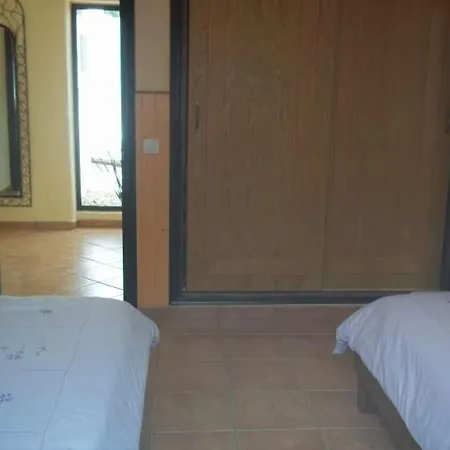 Villa Sleeps 8 Pool Wifi