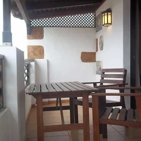 Villa Sleeps 8 Pool Wifi Tahiche