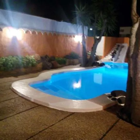 Sleeps 8 Pool Wifi * Tahiche