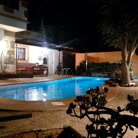 Sleeps 8 Pool Wifi Villa