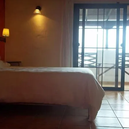 Sleeps 8 Pool Wifi Villa *