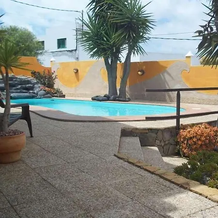 Sleeps 8 Pool Wifi Tahiche