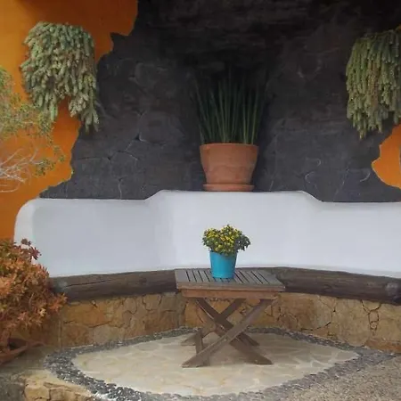 Villa Sleeps 8 Pool Wifi *