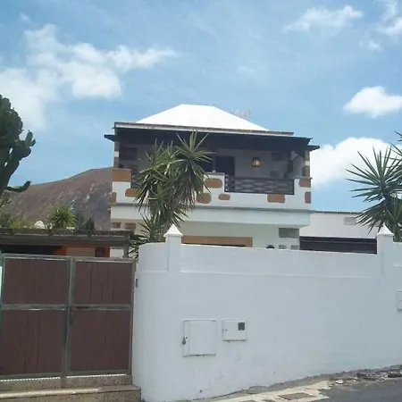 Sleeps 8 Pool Wifi Tahiche